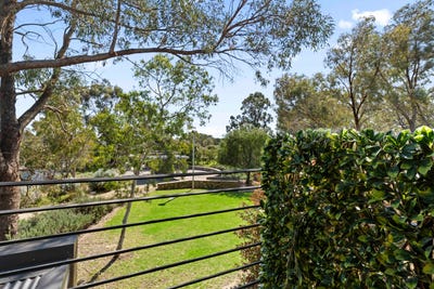 /international/au/1-25-hoover-bend-baldivis-wa-152398724/