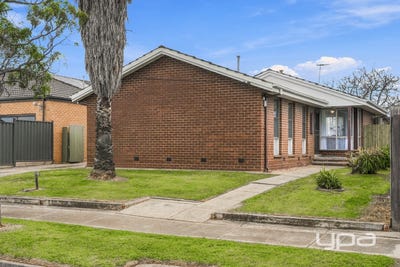 /international/au/8-pearson-crescent-coolaroo-vic-152454368/