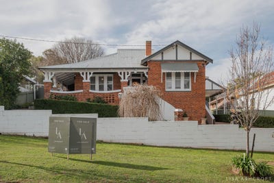 /international/au/10-upper-street-north-tamworth-nsw-148497260/