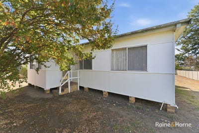 /international/au/8-douglas-street-barraba-nsw-150962120/