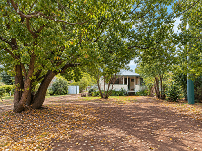 /international/au/8-padbury-road-bridgetown-wa-152671176/