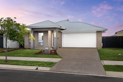 /international/au/32-tuckeroo-street-ripley-qld-148599024/