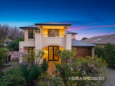 /international/au/16-eros-crescent-cranbourne-west-vic-152516232/