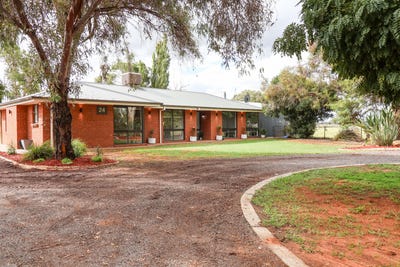 /international/au/24-koetsveld-drive-castle-donnington-vic-151097188/