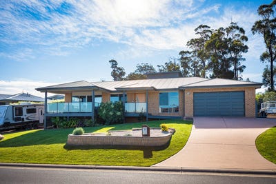 /international/au/10-the-crest-merimbula-nsw-150961668/