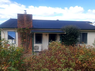 /international/au/223-mount-street-upper-burnie-tas-151136824/