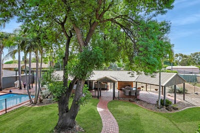 /international/au/113-115-flora-avenue-mildura-vic-152478552/