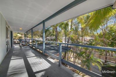 /international/au/8-lyons-street-south-gladstone-qld-148327000/