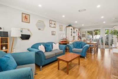 /international/au/9-12-14-elwell-street-morningside-qld-150983300/