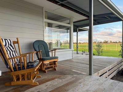 /international/au/5227-cobb-highway-deniliquin-nsw-700412588/