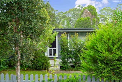 /international/au/22-clare-crescent-batehaven-nsw-151261036/