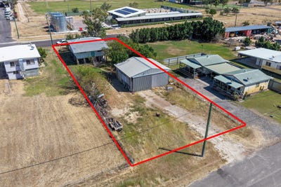 /international/au/30-mathews-street-julia-creek-qld-152631676/