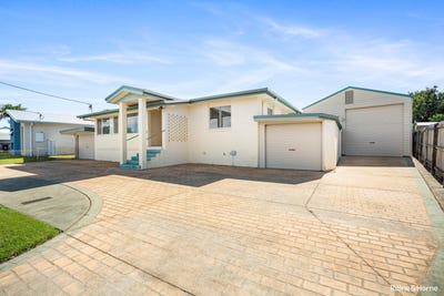 /international/au/156-cypress-street-urangan-qld-151373228/