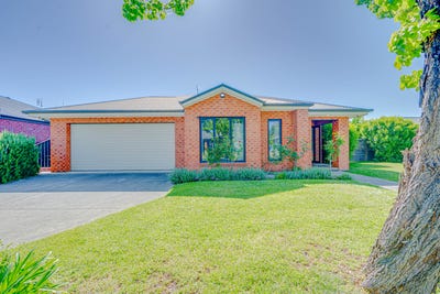 /international/au/19-toner-avenue-myrtleford-vic-152594332/