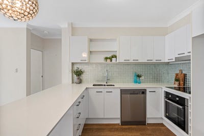 /international/au/10-41-glenora-street-wynnum-qld-151618448/