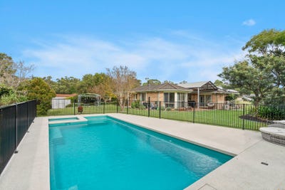 /international/au/2-centennial-court-bomaderry-nsw-151411316/