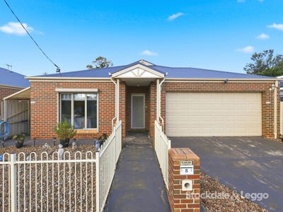 /international/au/8-mitchem-street-maddingley-vic-151341160/