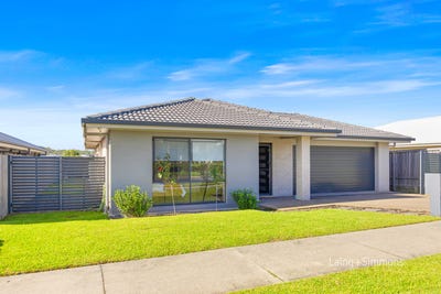 /international/au/11-allport-avenue-port-macquarie-nsw-150755828/