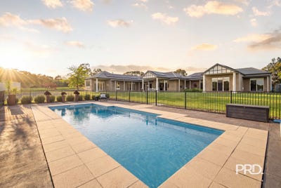 /international/au/203-mitchell-road-table-top-nsw-152649976/