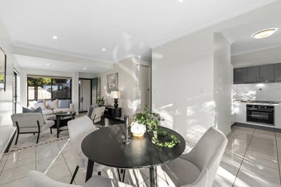 /international/au/2-28-oakwood-street-annerley-qld-148608112/?lang=en