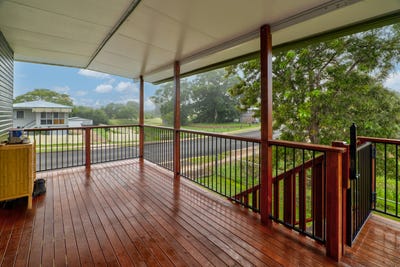 /international/au/34-walters-st-lowood-qld-148057512/