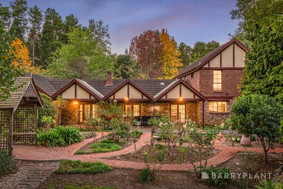 /international/au/7-old-baker-road-wandin-east-vic-151054108/