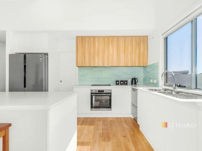 /international/au/10-beachrock-view-east-devonport-tas-152480204/
