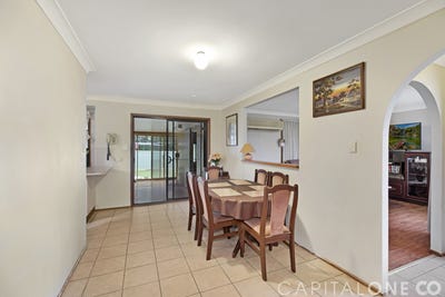 /international/au/18-gavin-way-lake-haven-nsw-147301564/