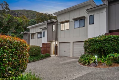 /international/au/9-13-15-eastern-court-mount-coolum-qld-148582084/