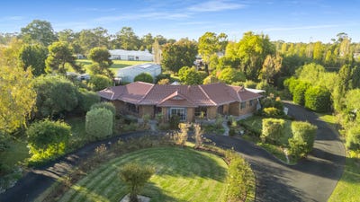 /international/au/10-south-terrace-penola-sa-151207484/