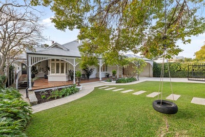 /international/au/21-irvine-street-peppermint-grove-wa-151349036/