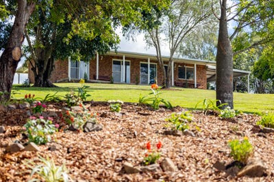 /international/au/4-carbeen-court-southside-qld-150858640/