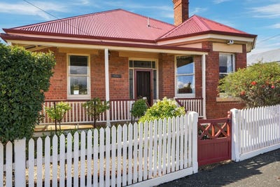 /international/au/11-hope-street-new-town-tas-152583828/