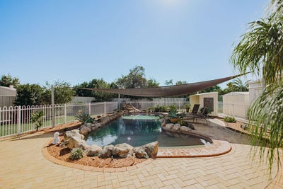 /international/au/13-eaves-court-bundaberg-east-qld-148544812/