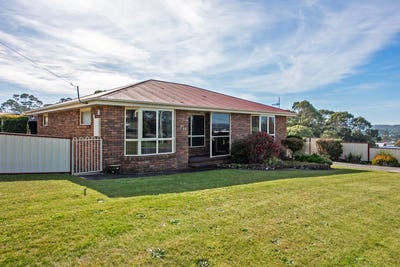 /international/au/22-john-street-smithton-tas-151065028/