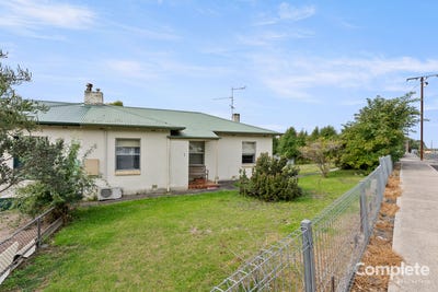 /international/au/1-downer-street-mount-gambier-sa-150900392/