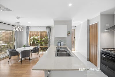/international/au/7-ferrolana-court-stratton-wa-152641552/
