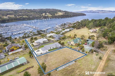 /international/au/32-ferry-road-kettering-tas-203920752/