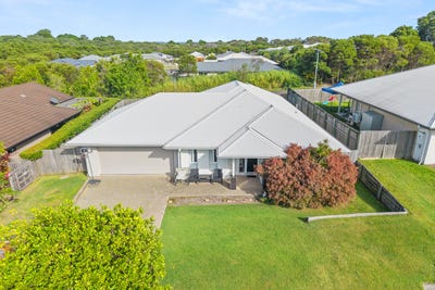 /international/au/14-morgan-circuit-urraween-qld-150942016/