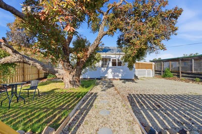 /international/au/55-south-terrace-lauderdale-tas-151502732/