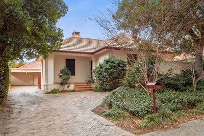 /international/au/4-solander-place-yarralumla-act-148491900/