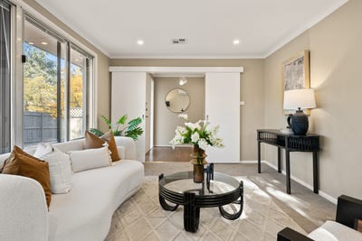 /international/au/8-shearer-place-kambah-act-151333252/?lang=id