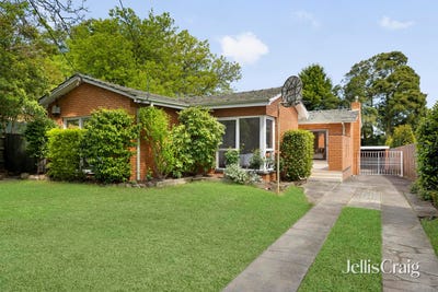/international/au/8-sartre-court-glen-waverley-vic-152616372/