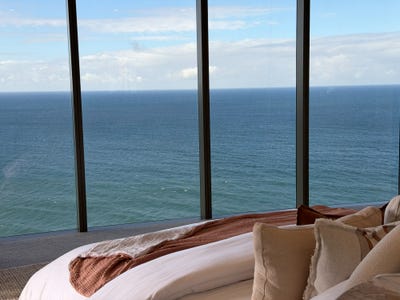 /international/au/2702-7-9-northcliffe-terrace-surfers-paradise-qld-151597848/