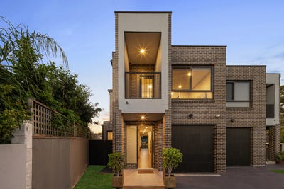 /international/au/12a-essington-crescent-sylvania-nsw-150830776/