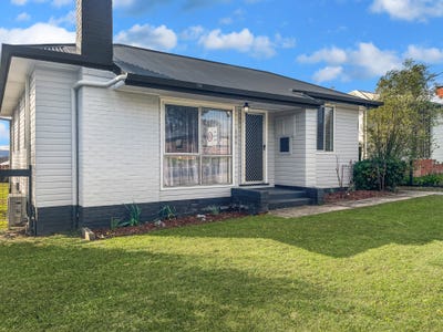 /international/au/104-douglas-street-tenterfield-nsw-151547780/