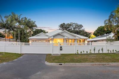/international/au/7-marine-court-jacobs-well-qld-151122608/