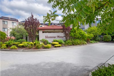 /international/au/19-58-eileen-good-street-greenway-act-151248040/
