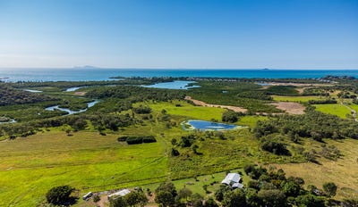 /international/au/119-finato-road-sarina-beach-qld-150917256/