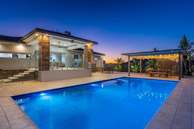 /international/au/27-medinah-avenue-luddenham-nsw-151431444/